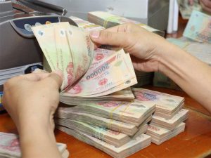 đổi tiền lẻ ở ngân hàng có mất phi không